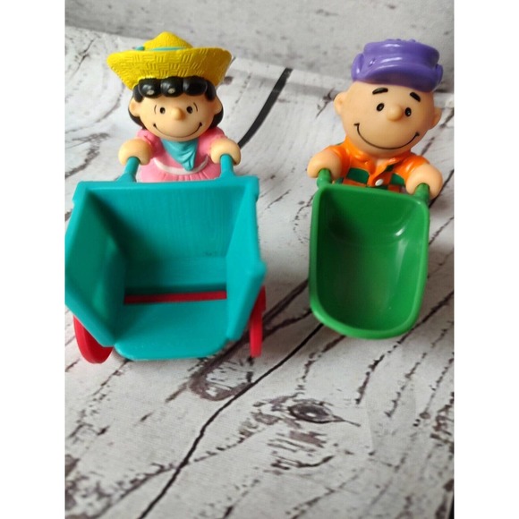 2 Vintage Peanuts Figures McDonald's Toys Charlie Brown And Lucy - Picture 2 of 6